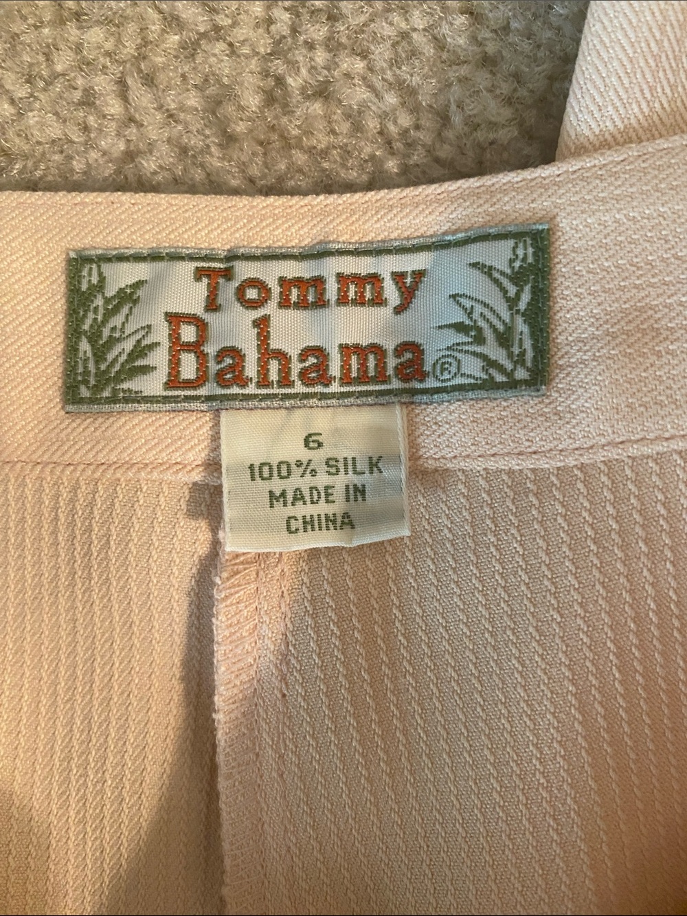 Tommy Bahama size 6 100% silk cropped pants - Picture 3 of 4